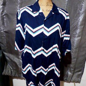 NWOt Short-sleeve chevron print Button-down shirt(sz L)